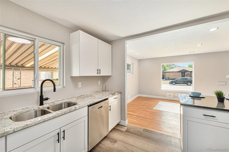 7000 Avrum Dr, Denver, CO 80221