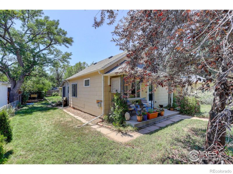 406 E Cleveland St, Lafayette, CO 80026