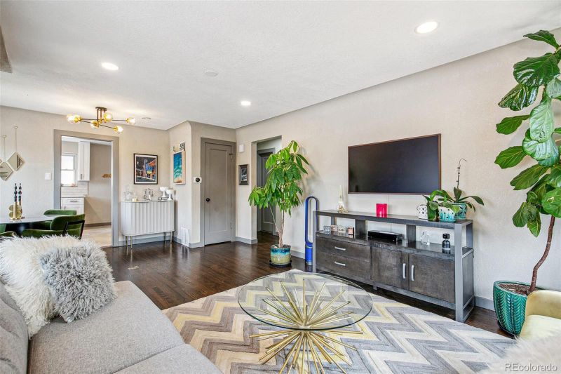 1760 S Monroe St, Denver, CO 80210