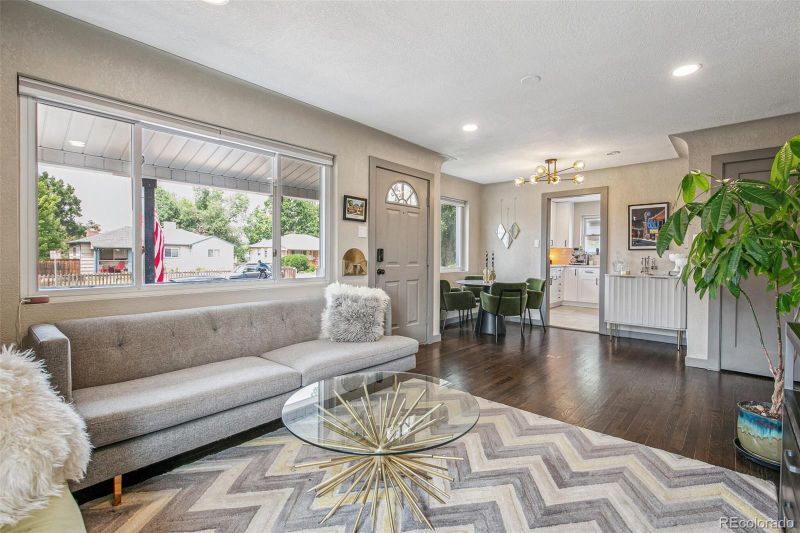 1760 S Monroe St, Denver, CO 80210