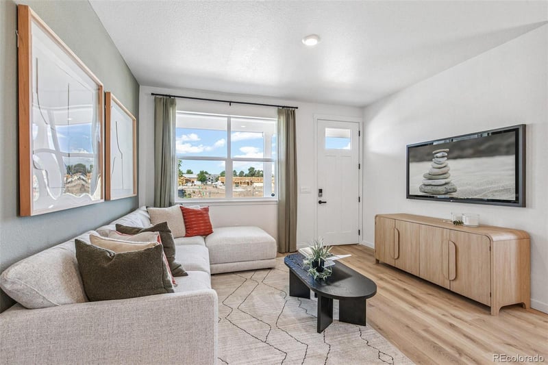 1389 S Chester St #B, Denver, CO 80247