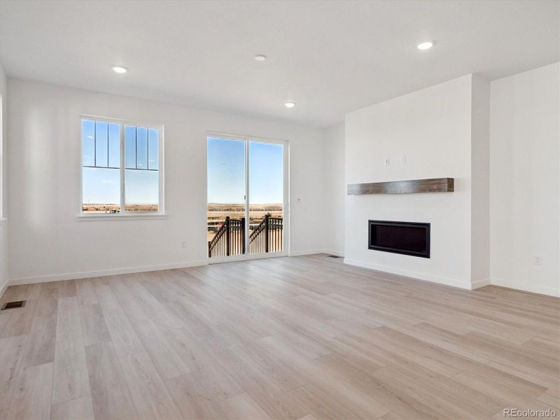 25161 E Evans Dr, Aurora, CO 80018