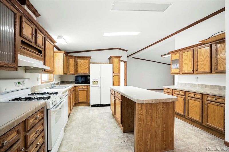 5711 W Kentucky Ave, Lakewood, CO 80226