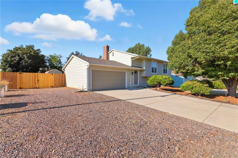 16892 E Arkansas Dr, Aurora, CO 80017