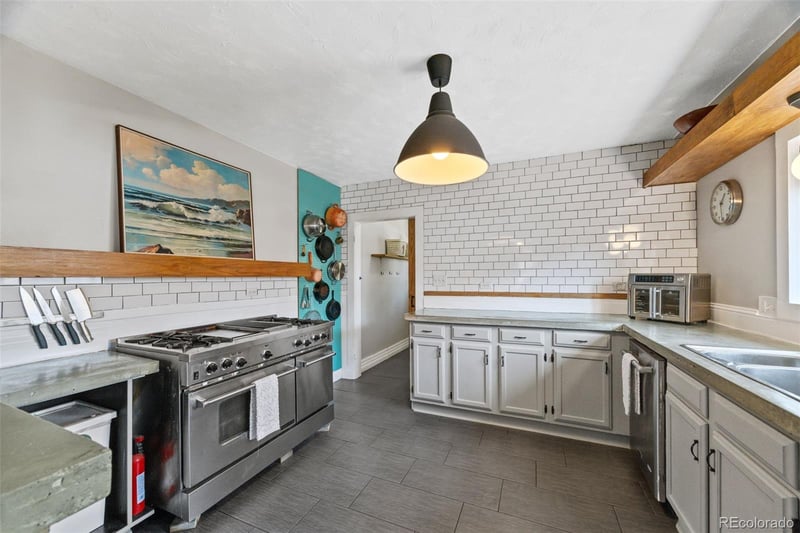 611 E Elk Pl, Denver, CO 80216