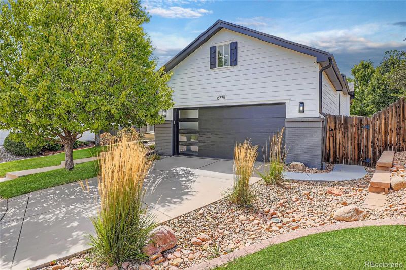 6778 E Phillips Pl, Centennial, CO 80112