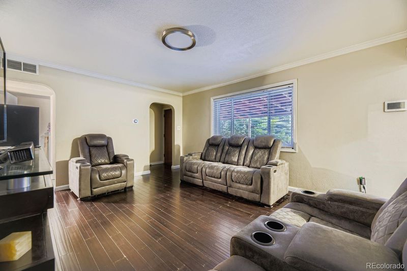 1010 Ash Ct, Thornton, CO 80229