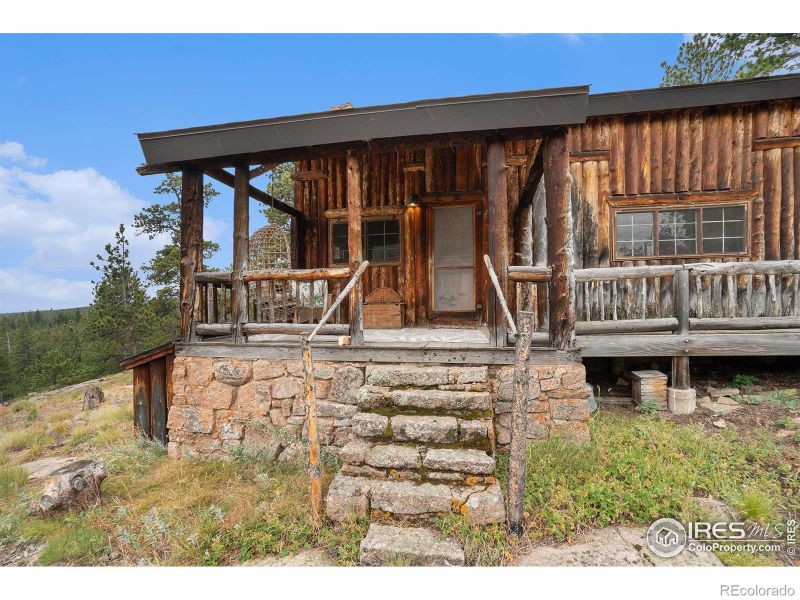 146 Moss Brook Rd, Estes Park, CO 80517