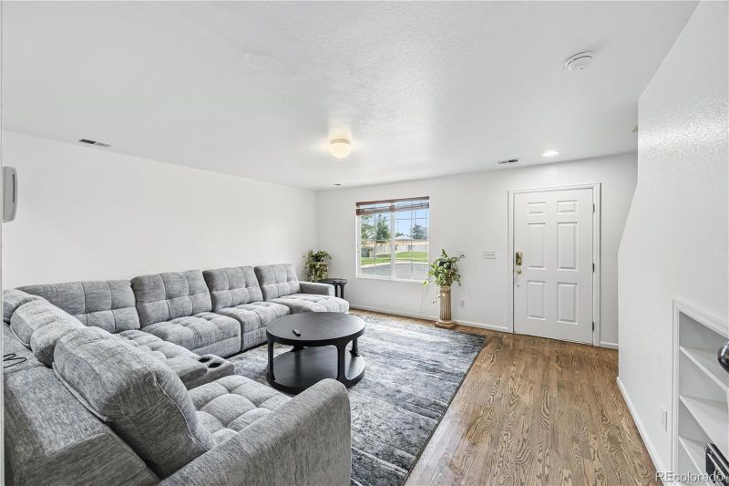 10139 Hudson St, Thornton, CO 80229