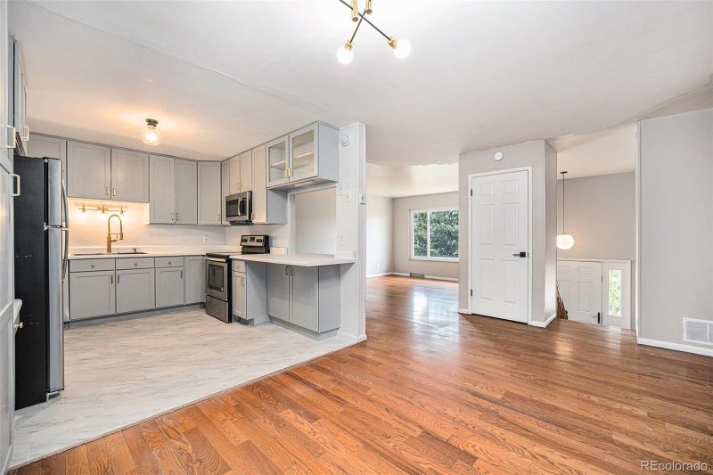 1244 S Wright St, Lakewood, CO 80228