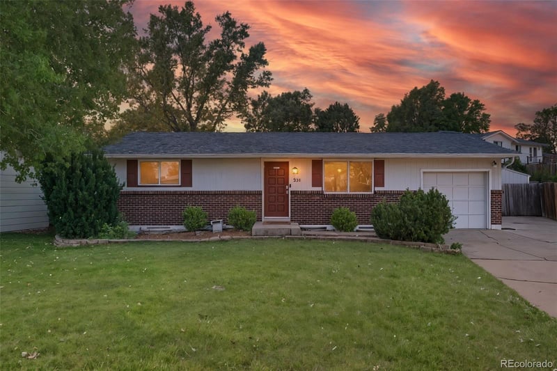 336 Aquarius Ct, Littleton, CO 80124