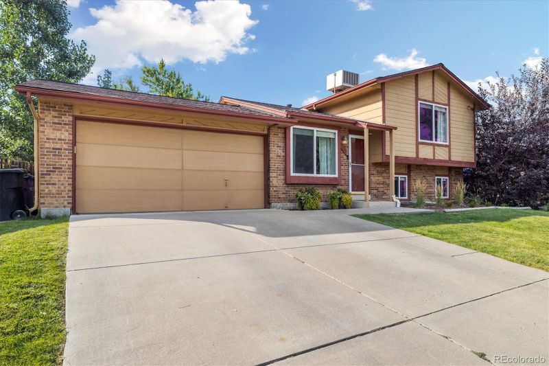 9551 W Dumbarton Pl, Littleton, CO 80123