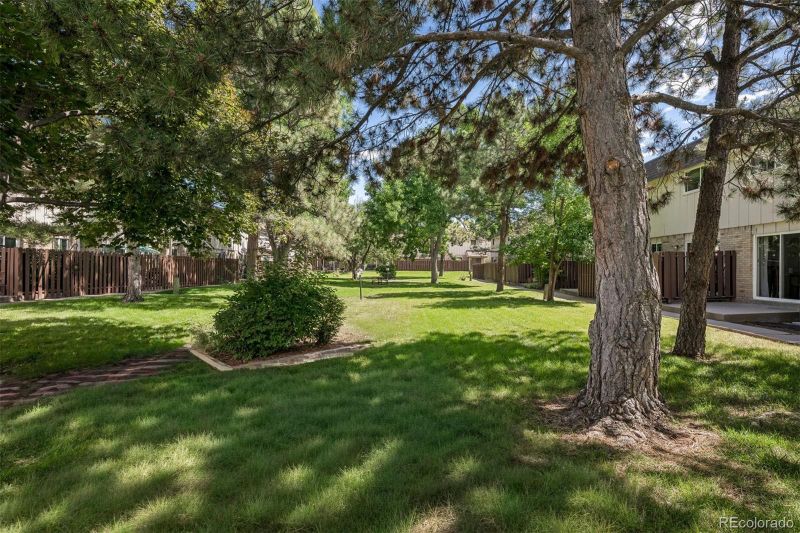 4808 E Hinsdale Pl, Centennial, CO 80122