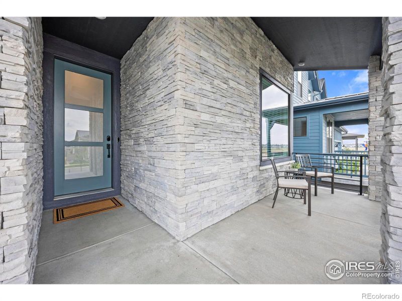 5610 Four Leaf Dr, Longmont, CO 80503