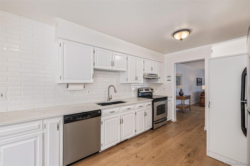7419 W Maple Dr, Lakewood, CO 80226