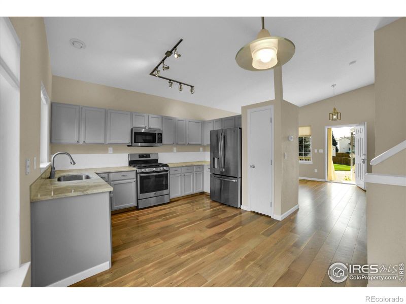 1451 Wildrose Dr, Longmont, CO 80503