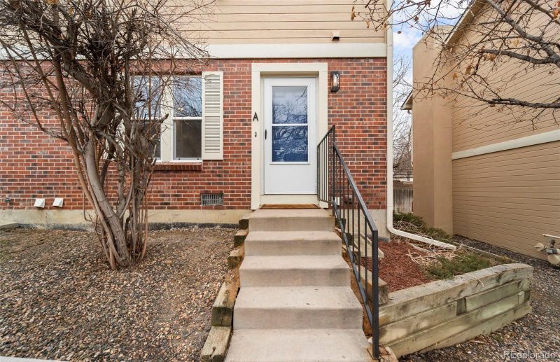 1545 S Ouray Cir #A, Aurora, CO 80017