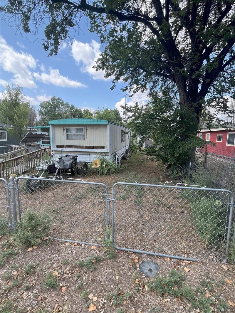 130 Poplar St, Lochbuie, CO 80603