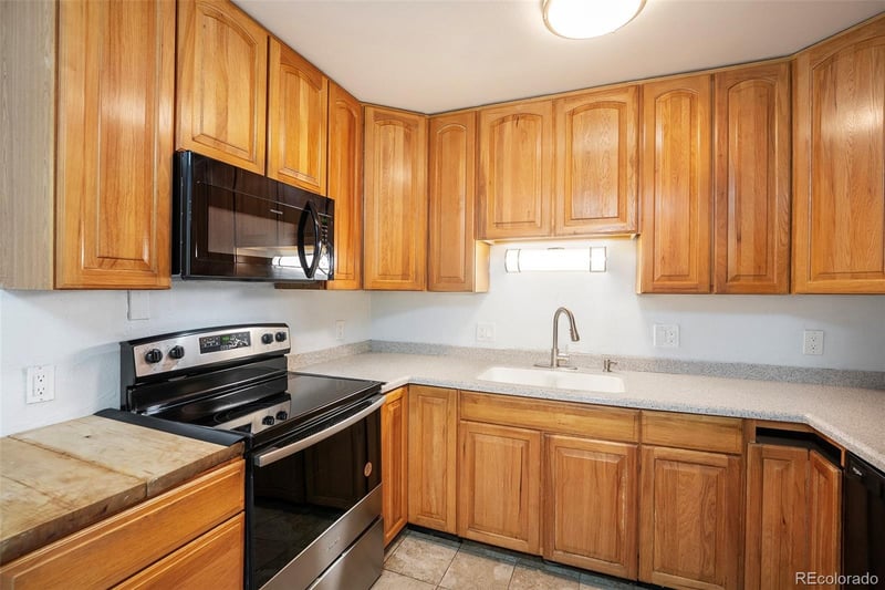 7600 Acoma Ct, Denver, CO 80221