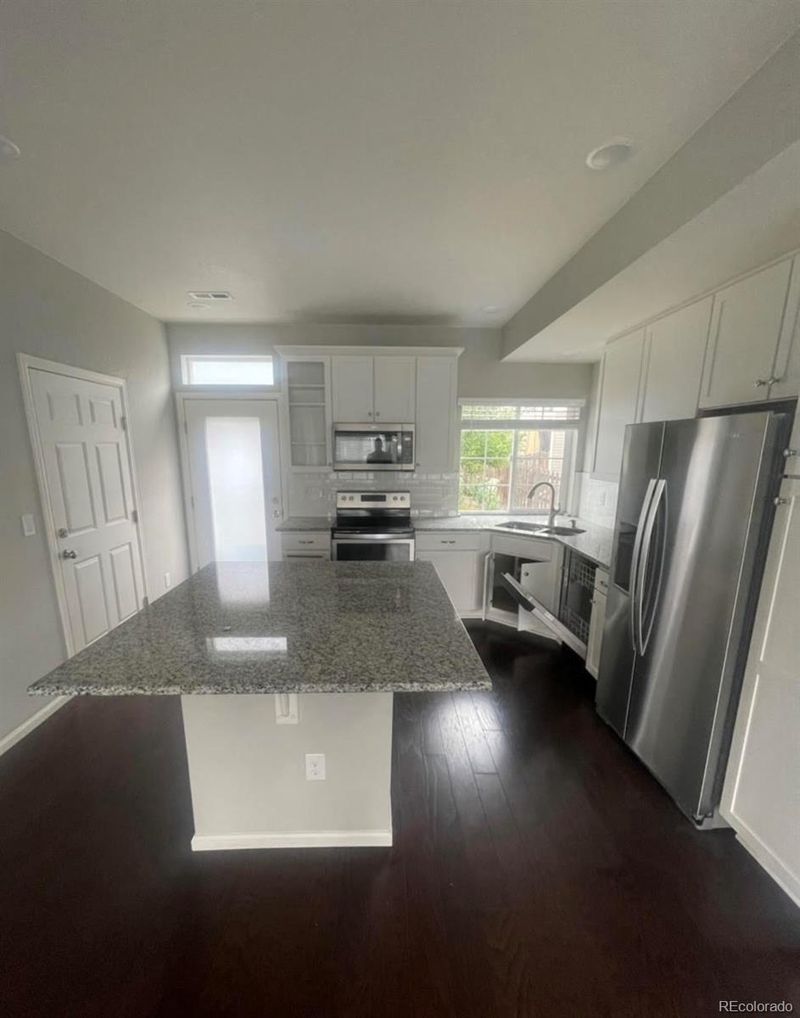 237 S Old Hammer St, Aurora, CO 80018