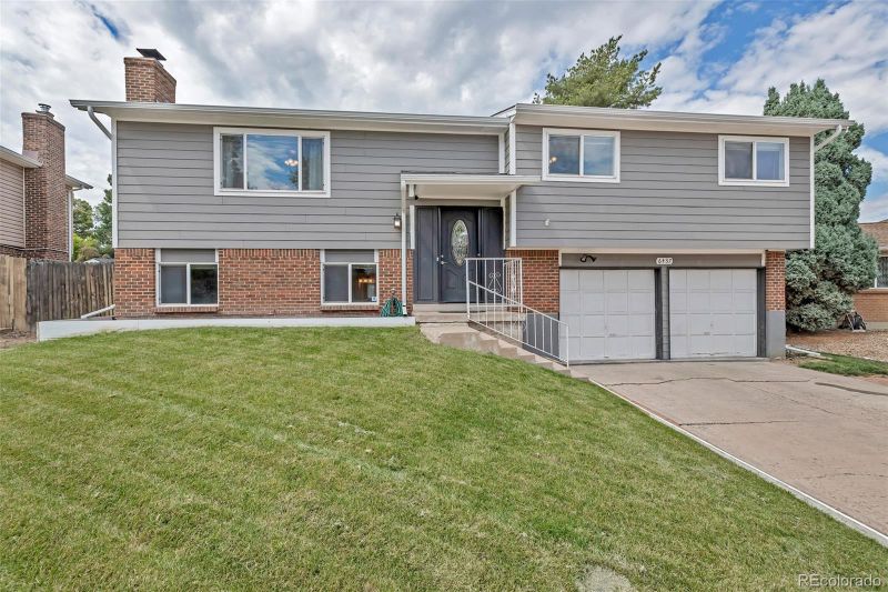 6437 S Garrison Ct, Littleton, CO 80123