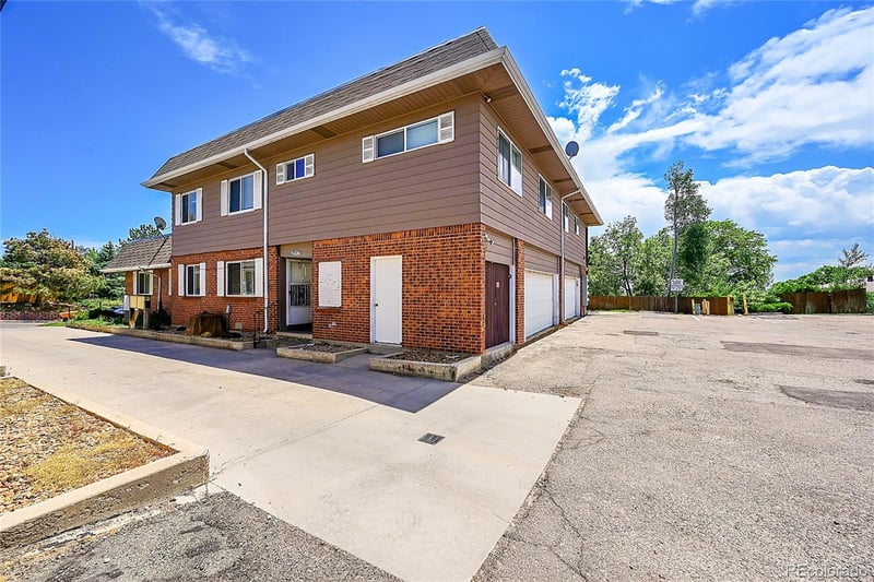 9947 Croke Dr, Denver, CO 80260