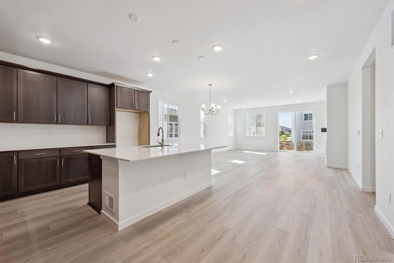 3701 N Haleyville St, Aurora, CO 80019