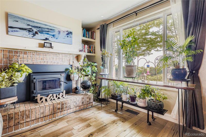 382 Gladiola St, Golden, CO 80401