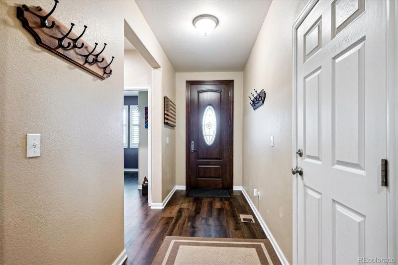 25960 E Davies Dr, Aurora, CO 80016