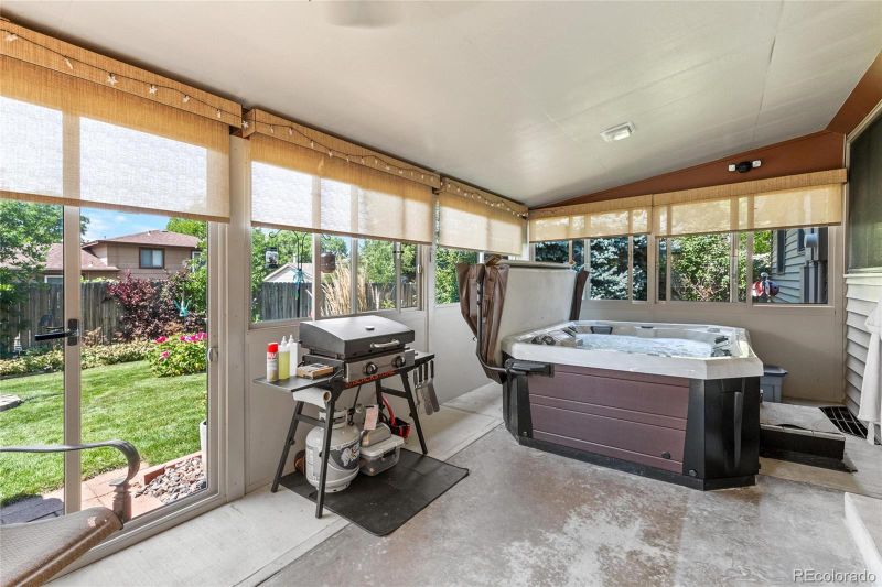 2595 S Cimarron St, Aurora, CO 80014