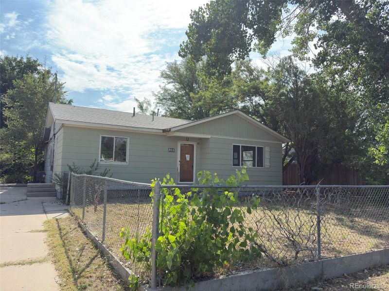 905 Bishop St, Lamar, CO 81052