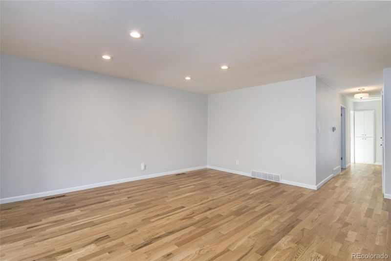 6905 S Ulster Cir, Centennial, CO 80112