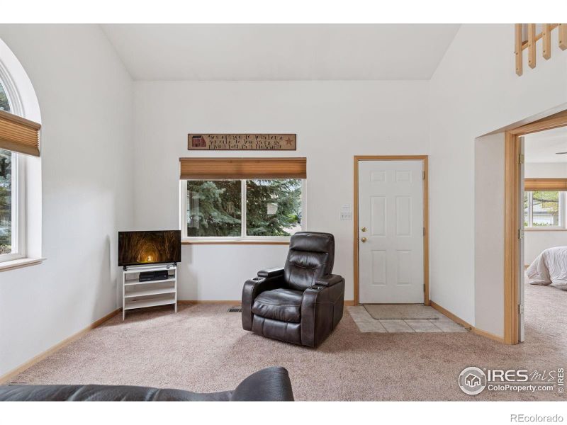 2143 Meadow Ct, Longmont, CO 80501
