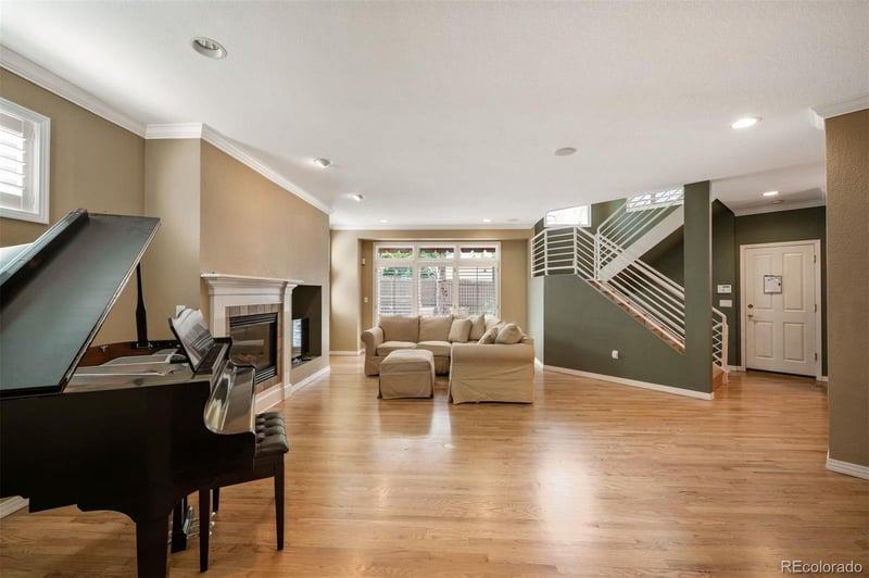 469 Harrison St, Denver, CO 80206