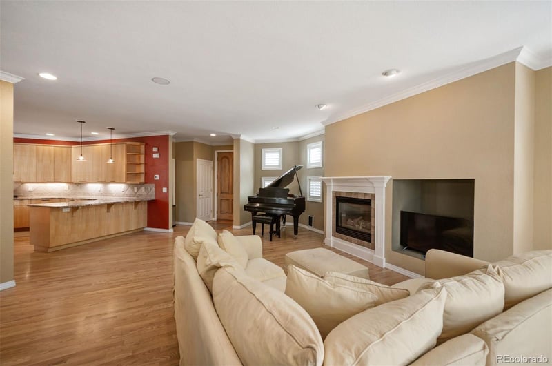 469 Harrison St, Denver, CO 80206