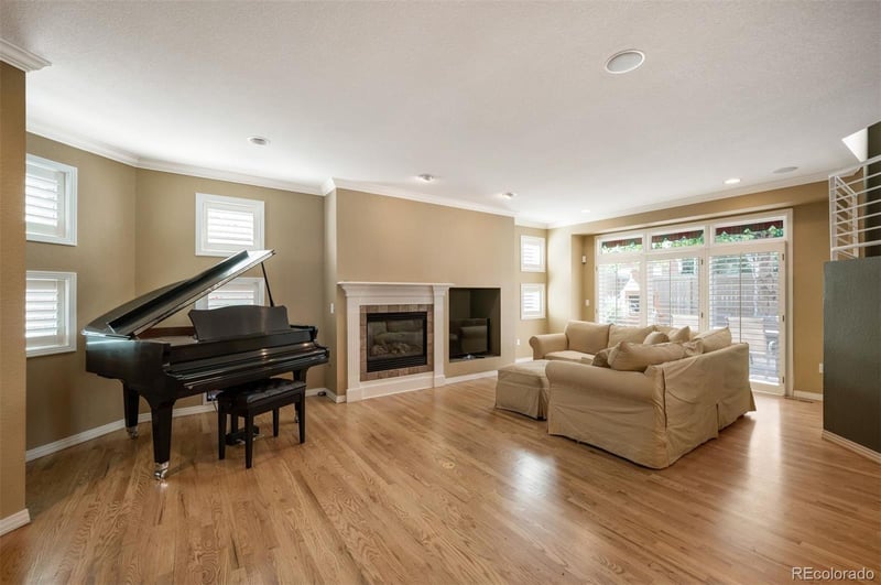 469 Harrison St, Denver, CO 80206