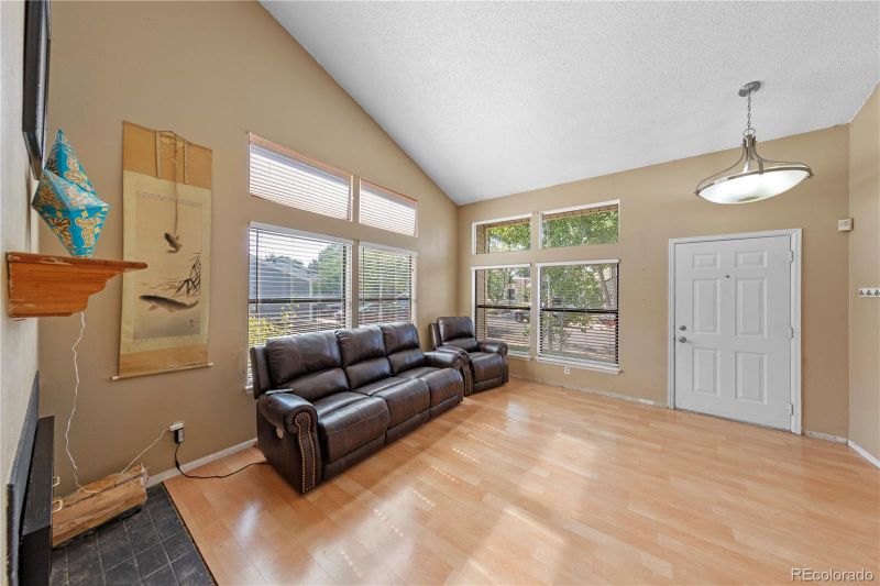 11572 E 1st Ave, Aurora, CO 80010