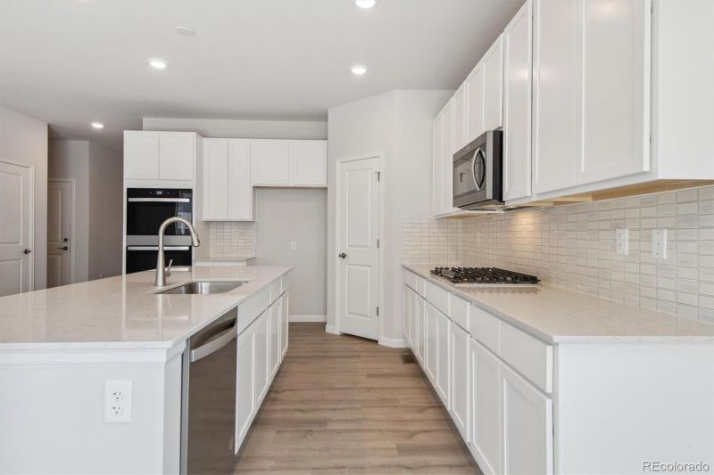 3726 Sandreed St, Dacono, CO 80514