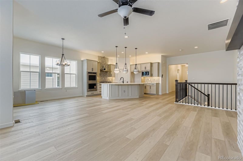 8895 S Riviera Way, Aurora, CO 80016
