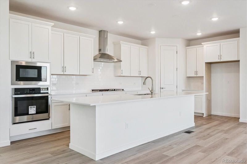 11193 Mount Emma Dr, Englewood, CO 80112