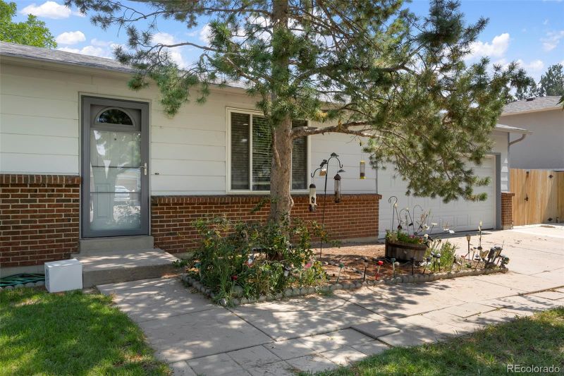 3010 S Hannibal St, Aurora, CO 80013