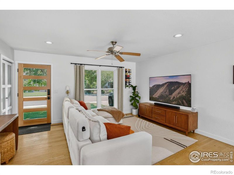 923 W Maple Ct, Louisville, CO 80027
