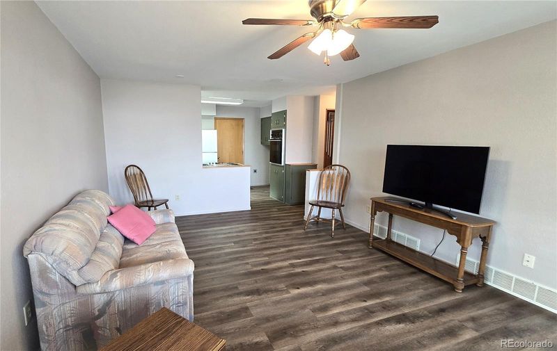 220 W 3rd St, Julesburg, CO 80737