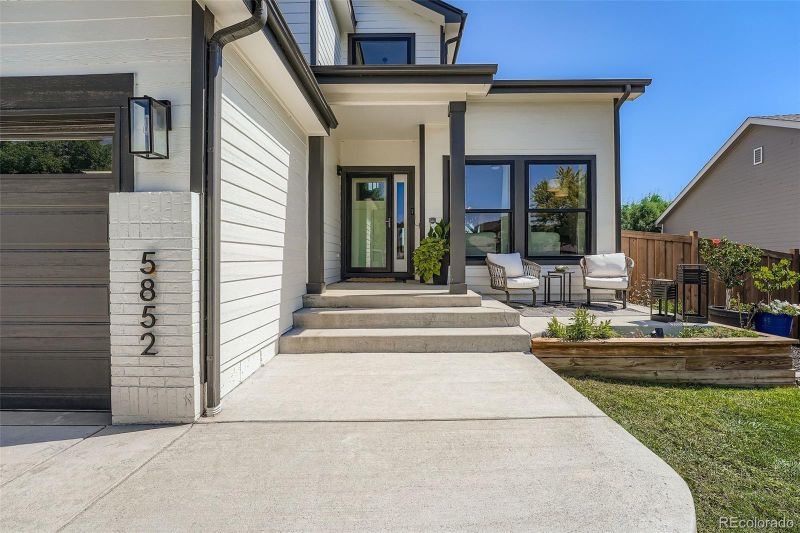 5852 S Gray St, Littleton, CO 80123