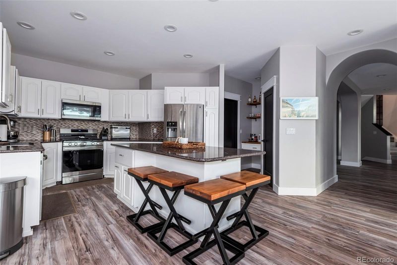 217 Meadowview Dr, Loveland, CO 80537
