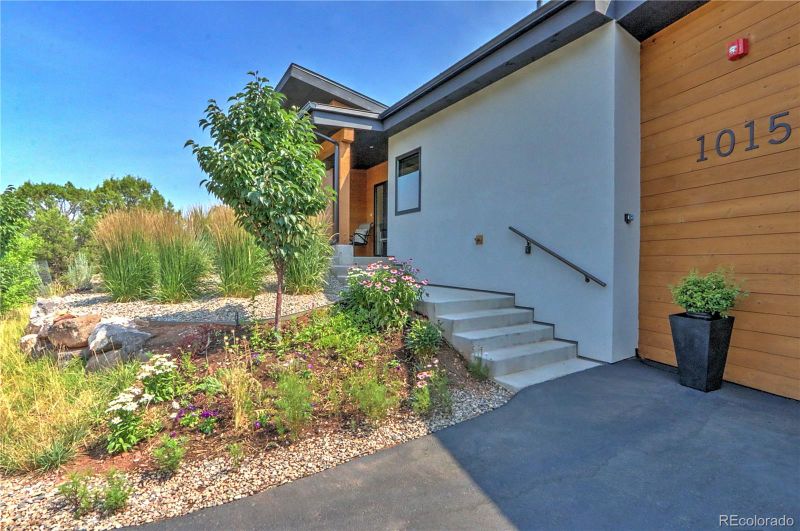 1015 Hidden Valley Dr, Glenwood Springs, CO 81601