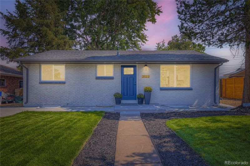 3722 S Green Ct, Englewood, CO 80110