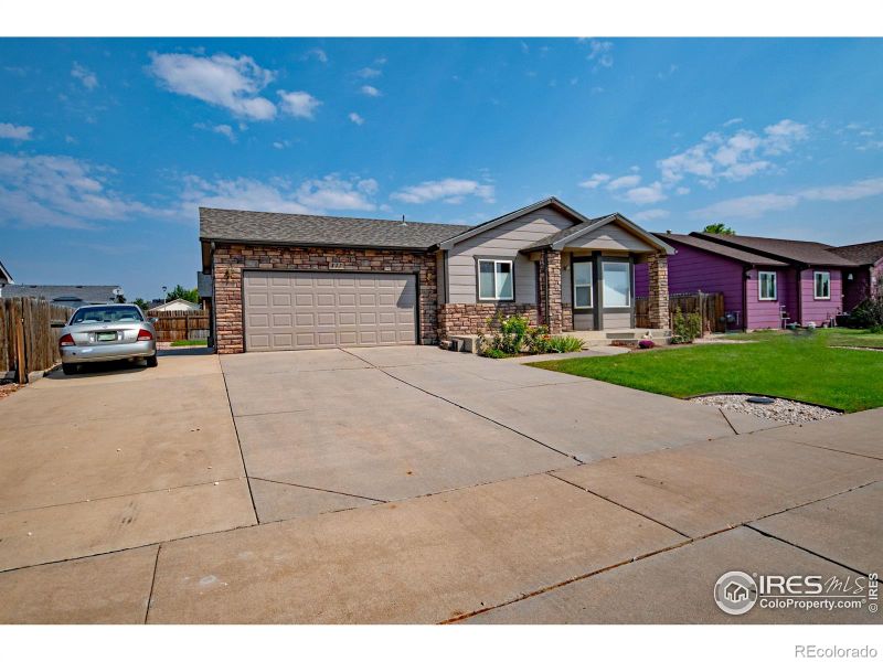 837 E 20th St Ln, Greeley, CO 80631