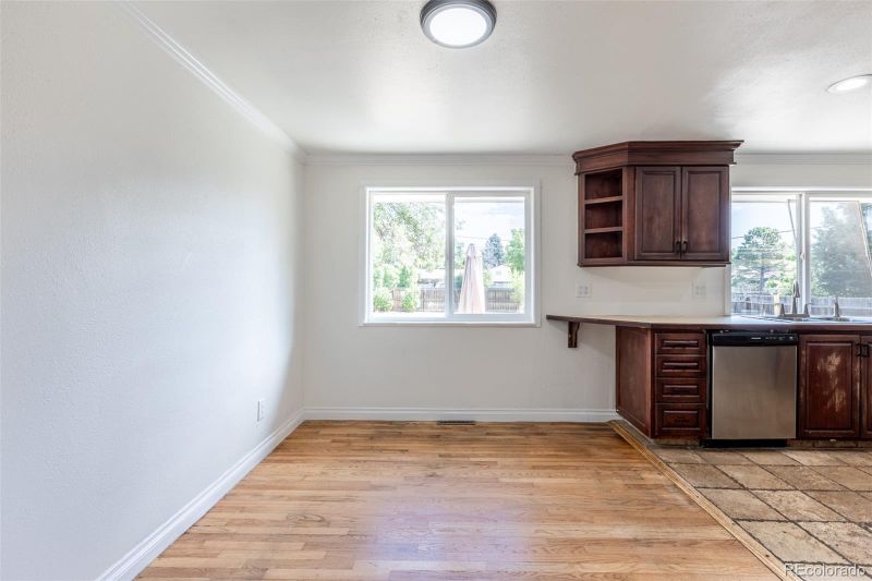936 S Joliet St, Aurora, CO 80012