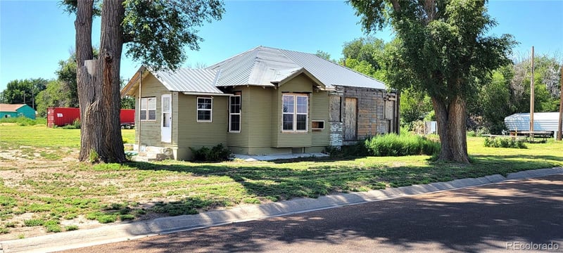 420 E 2nd St, Julesburg, CO 80737